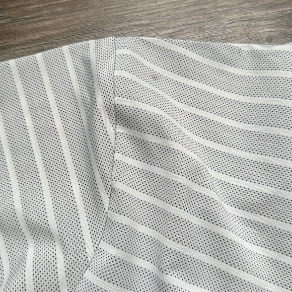 Zyia Men’s White Crispin Crewneck T - Picture 4 of 4